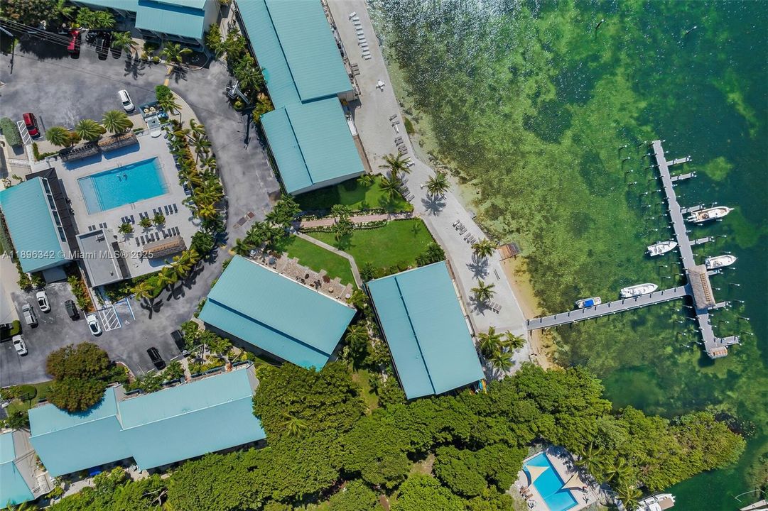 最近售出: $699,000 (2 贝兹, 2 浴室, 1359 平方英尺)