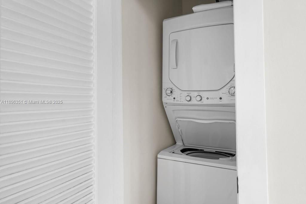 最近租的: $4,700 (2 贝兹, 2 浴室, 988 平方英尺)