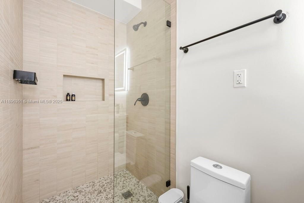 最近租的: $4,700 (2 贝兹, 2 浴室, 988 平方英尺)