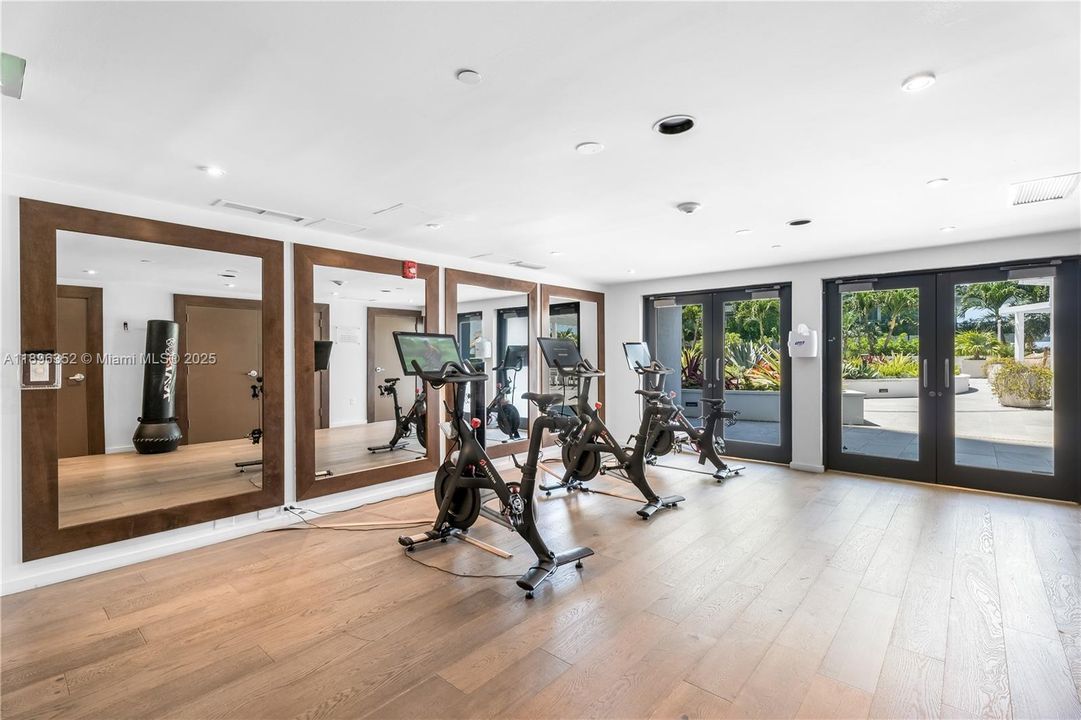 Active With Contract: $530,000 (1 beds, 1 baths, 793 Square Feet)