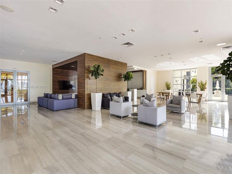 Active With Contract: $530,000 (1 beds, 1 baths, 793 Square Feet)