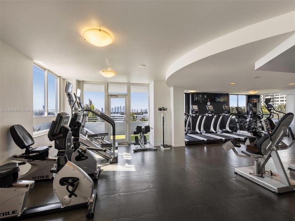 Active With Contract: $530,000 (1 beds, 1 baths, 793 Square Feet)