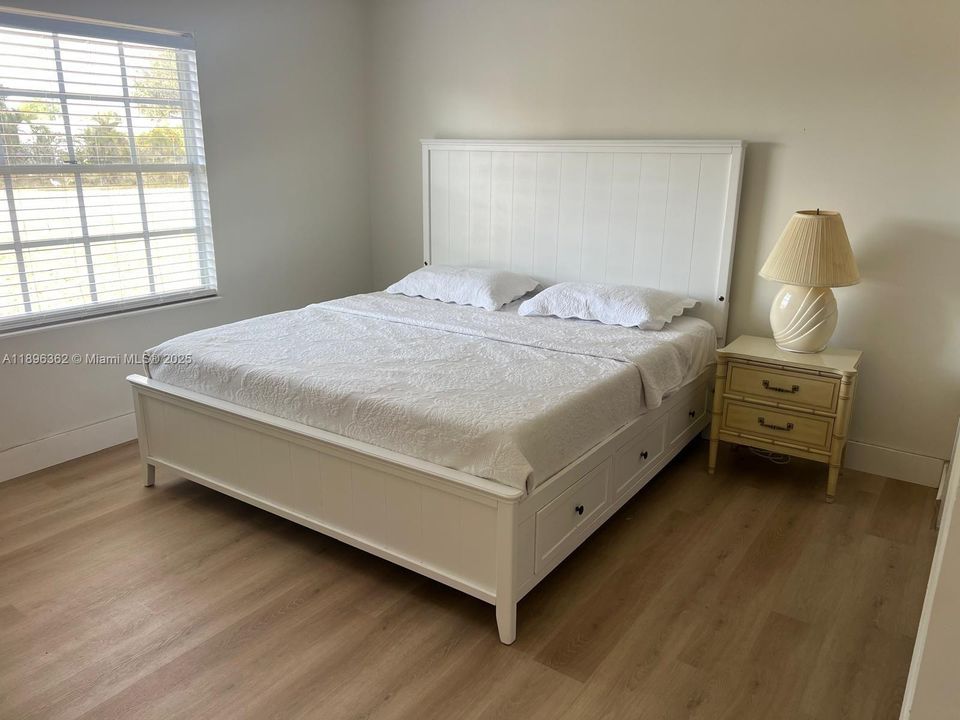 На продажу: $248,500 (2 спален, 2 ванн, 988 Квадратных фут)