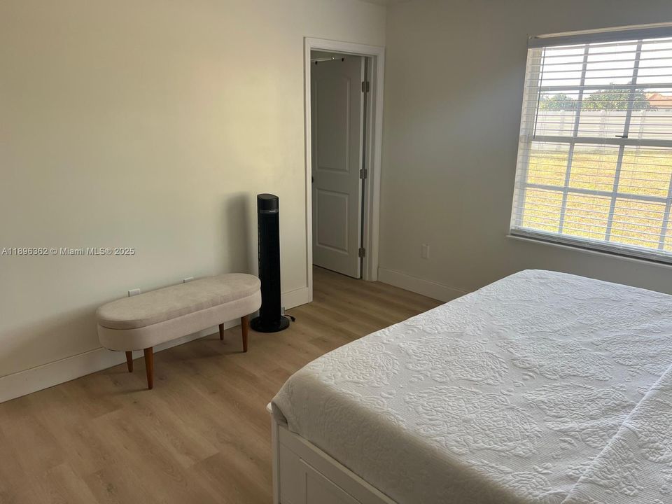 На продажу: $248,500 (2 спален, 2 ванн, 988 Квадратных фут)