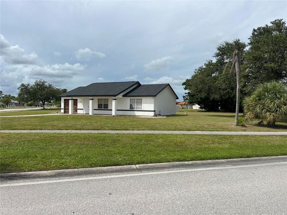 На продажу: $248,500 (2 спален, 2 ванн, 988 Квадратных фут)