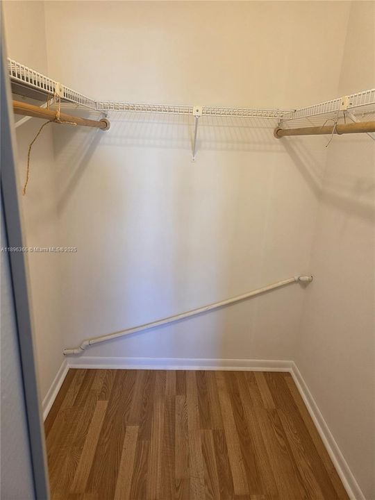 Active With Contract: $289,000 (2 beds, 2 baths, 1178 Square Feet)