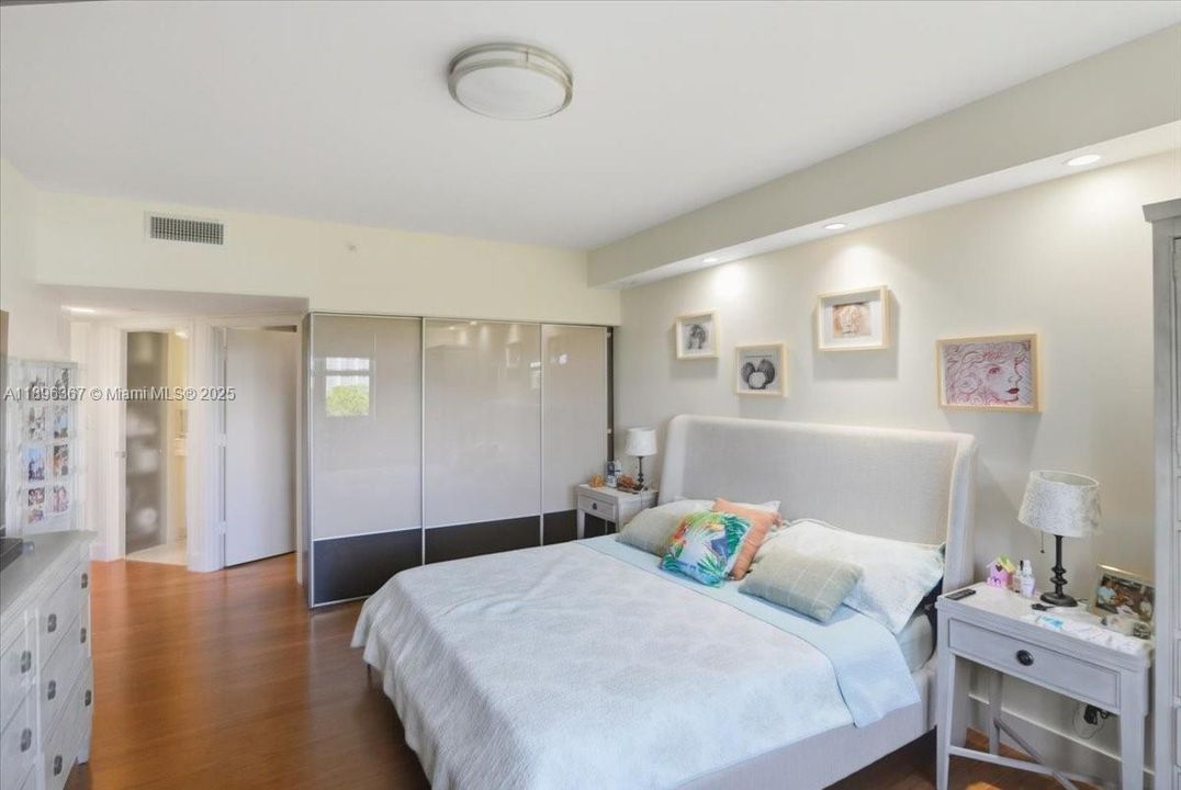 Active With Contract: $5,500 (3 beds, 3 baths, 1688 Square Feet)