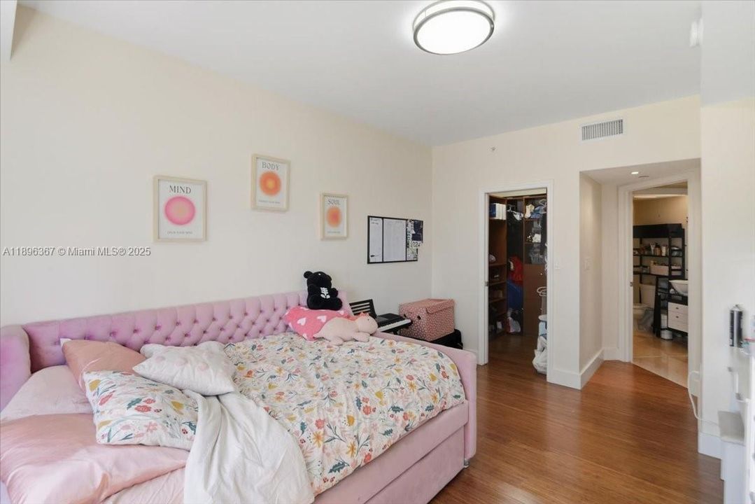 Active With Contract: $5,500 (3 beds, 3 baths, 1688 Square Feet)