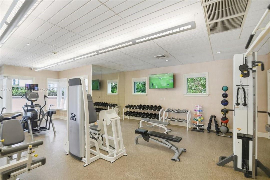 Active With Contract: $5,500 (3 beds, 3 baths, 1688 Square Feet)