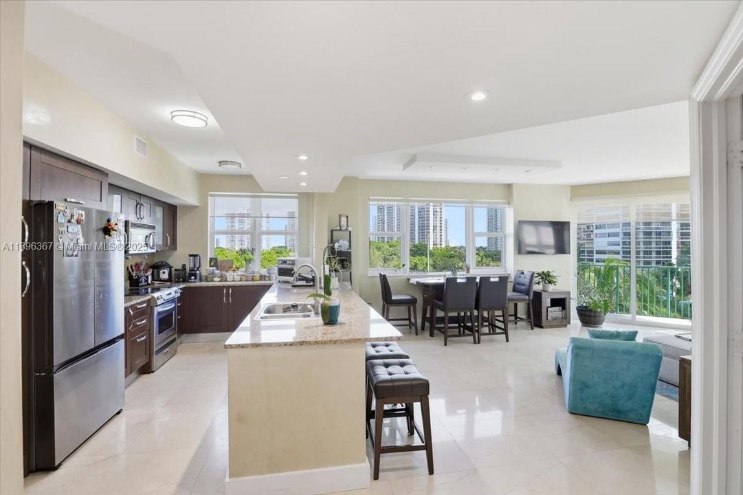 Active With Contract: $5,500 (3 beds, 3 baths, 1688 Square Feet)