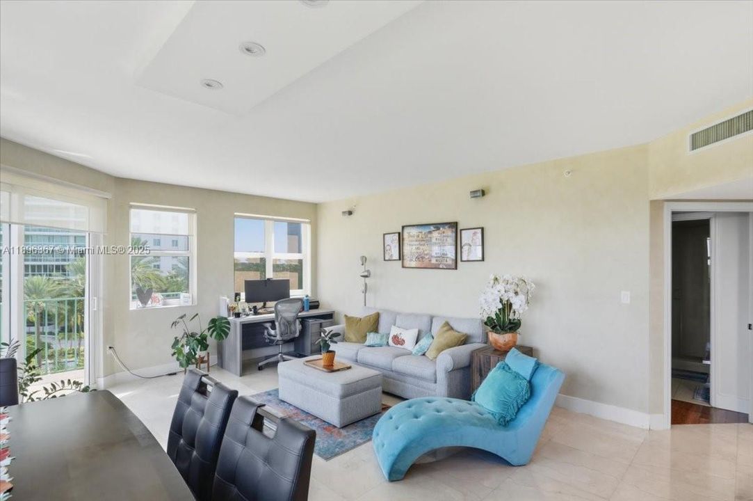 Active With Contract: $5,500 (3 beds, 3 baths, 1688 Square Feet)