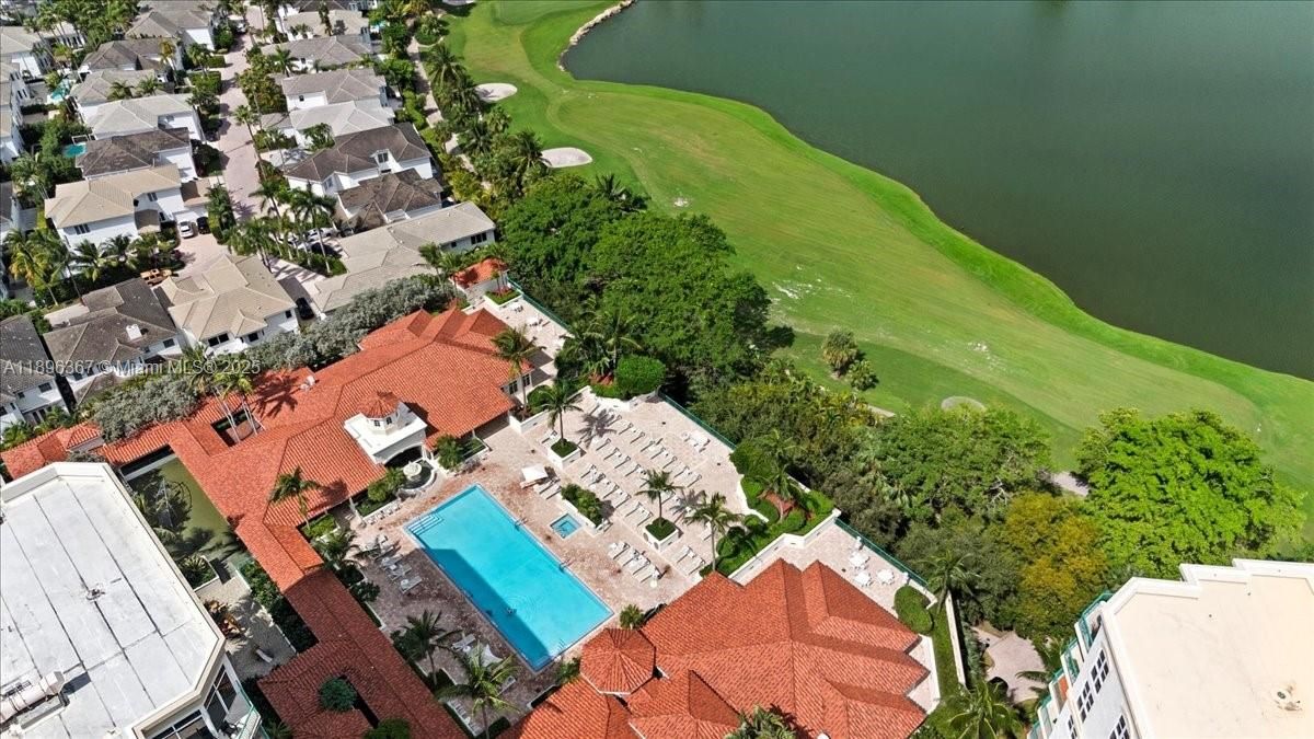 Active With Contract: $5,500 (3 beds, 3 baths, 1688 Square Feet)