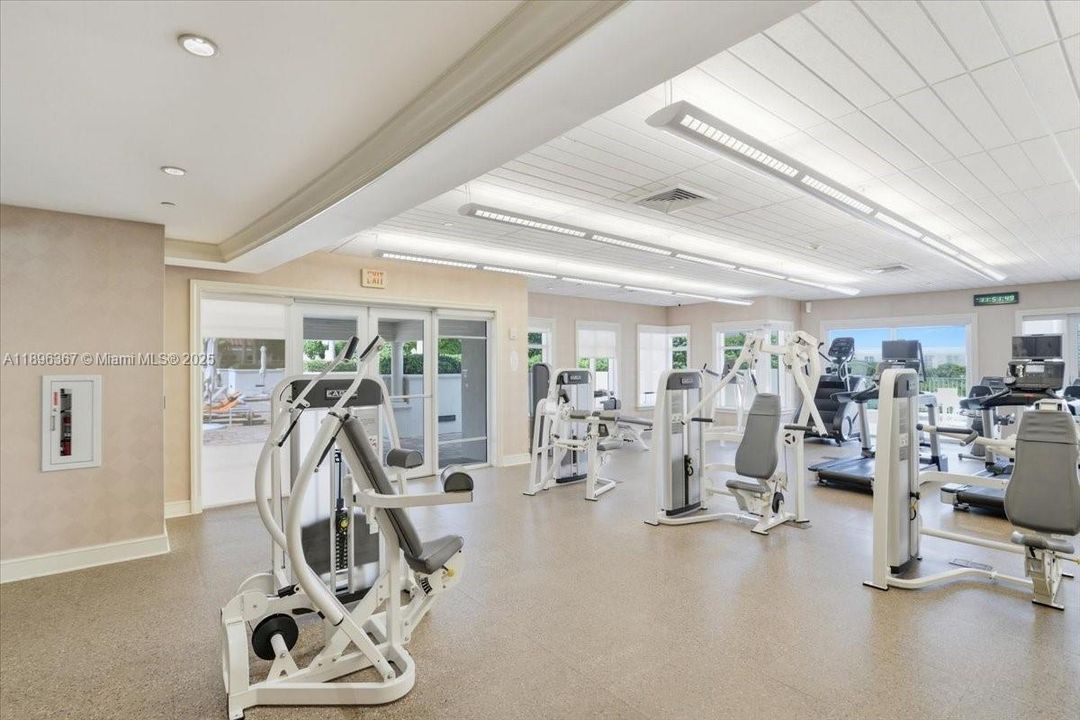 Active With Contract: $5,500 (3 beds, 3 baths, 1688 Square Feet)