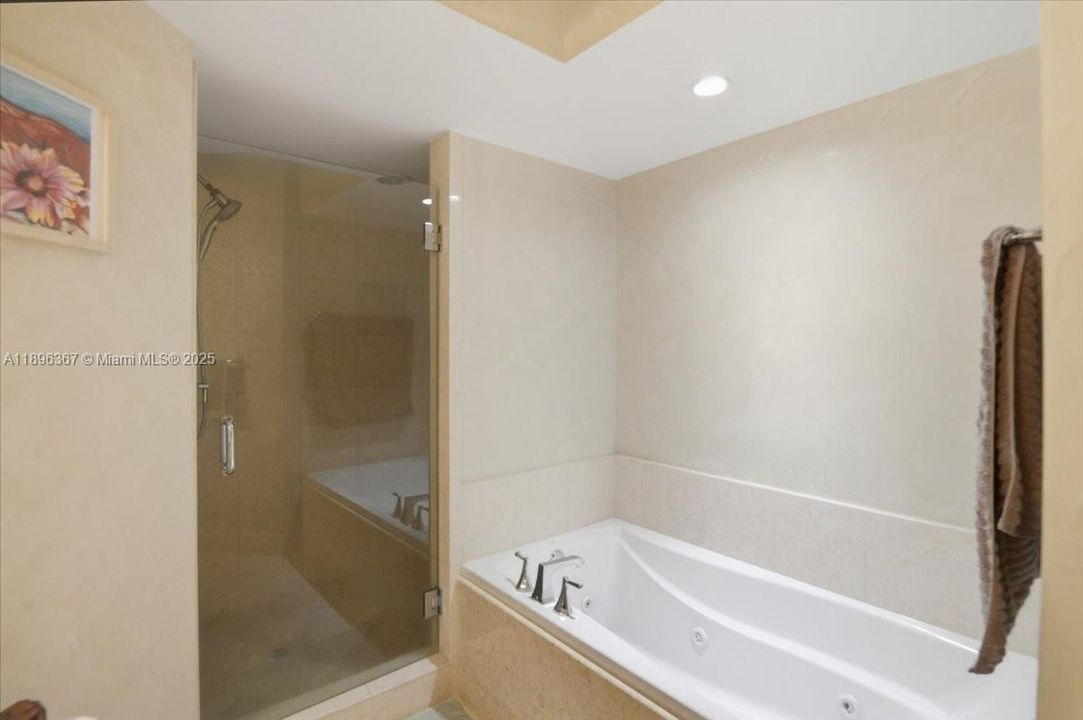 Active With Contract: $5,500 (3 beds, 3 baths, 1688 Square Feet)