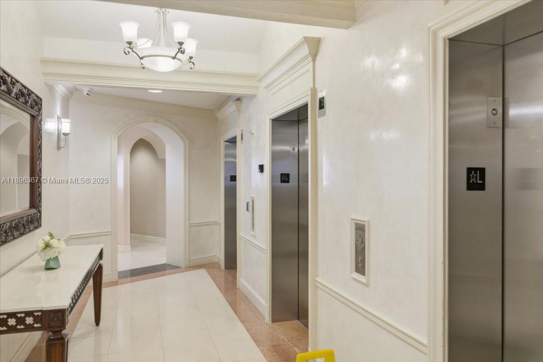 Active With Contract: $5,500 (3 beds, 3 baths, 1688 Square Feet)