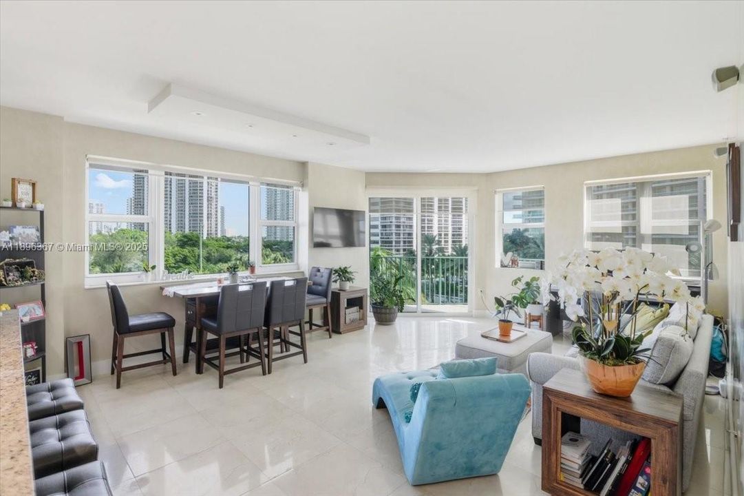 Active With Contract: $5,500 (3 beds, 3 baths, 1688 Square Feet)