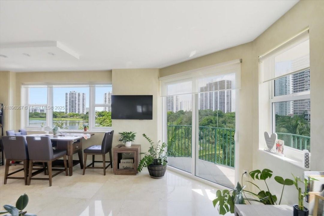 Active With Contract: $5,500 (3 beds, 3 baths, 1688 Square Feet)