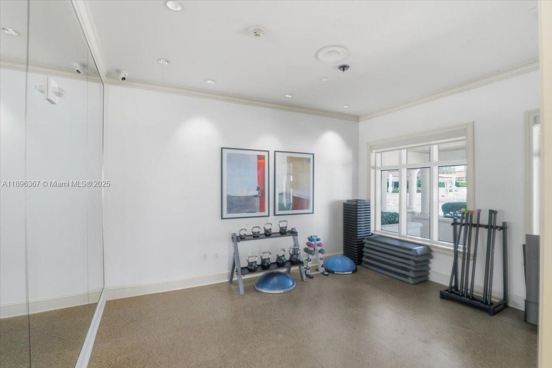 Active With Contract: $5,500 (3 beds, 3 baths, 1688 Square Feet)