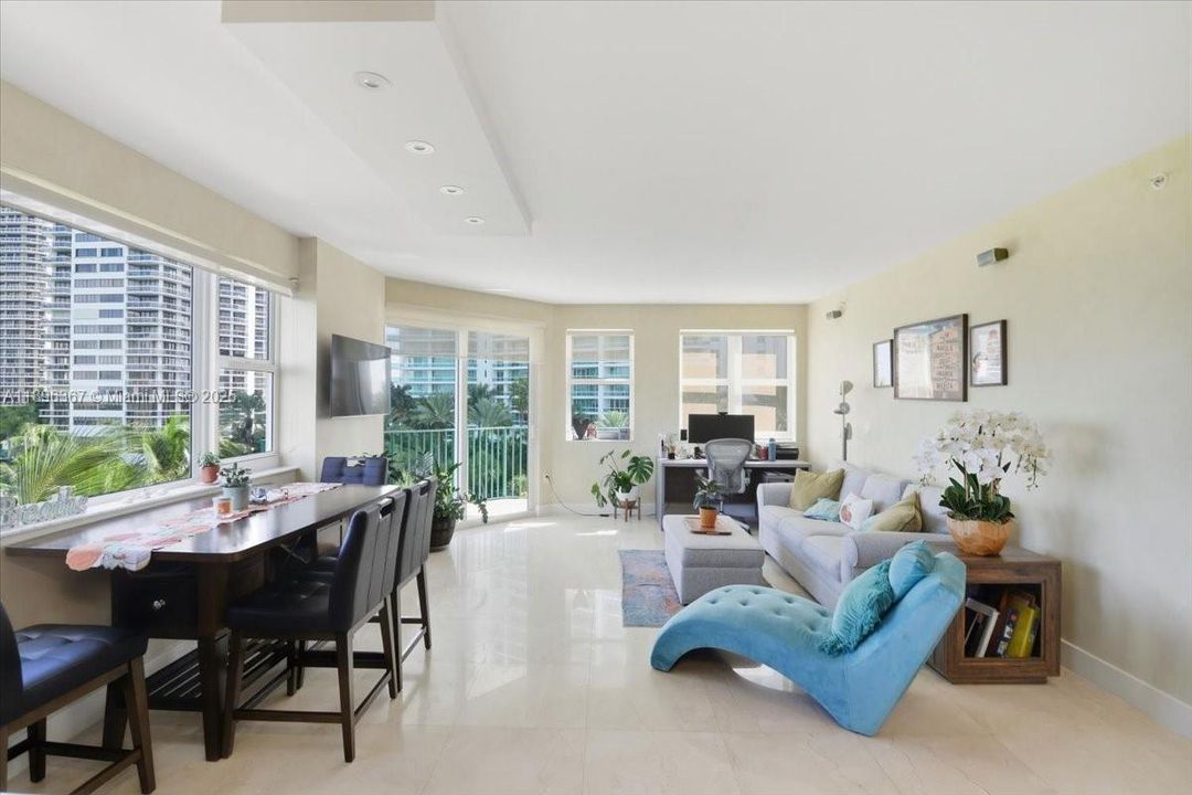 Active With Contract: $5,500 (3 beds, 3 baths, 1688 Square Feet)