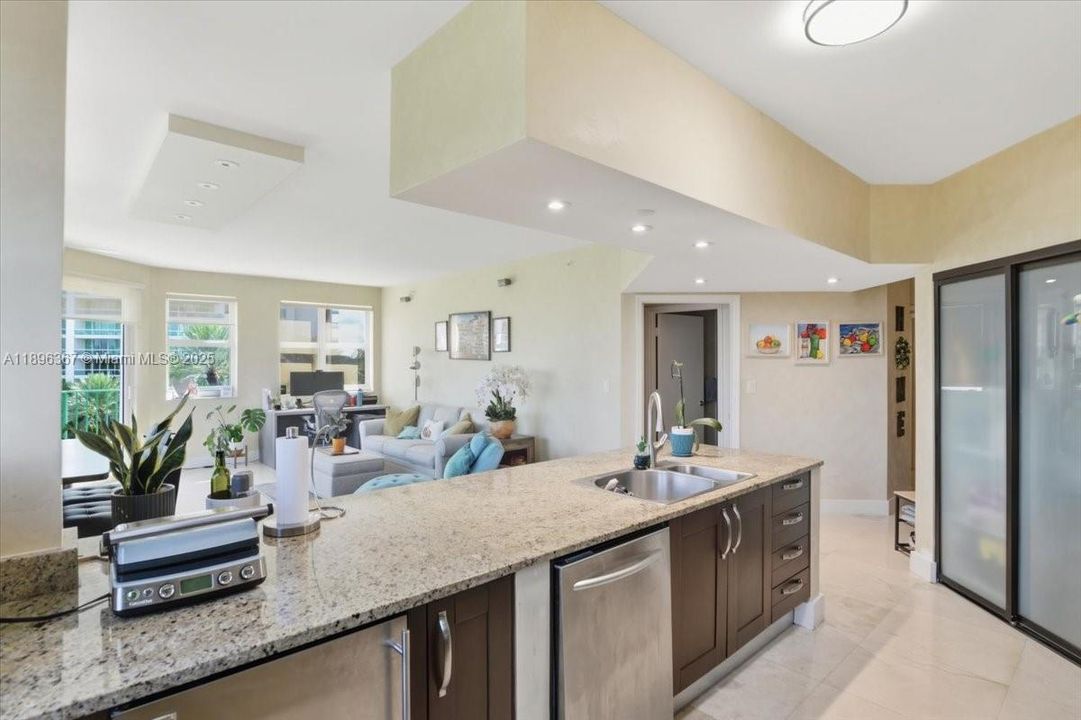 Active With Contract: $5,500 (3 beds, 3 baths, 1688 Square Feet)