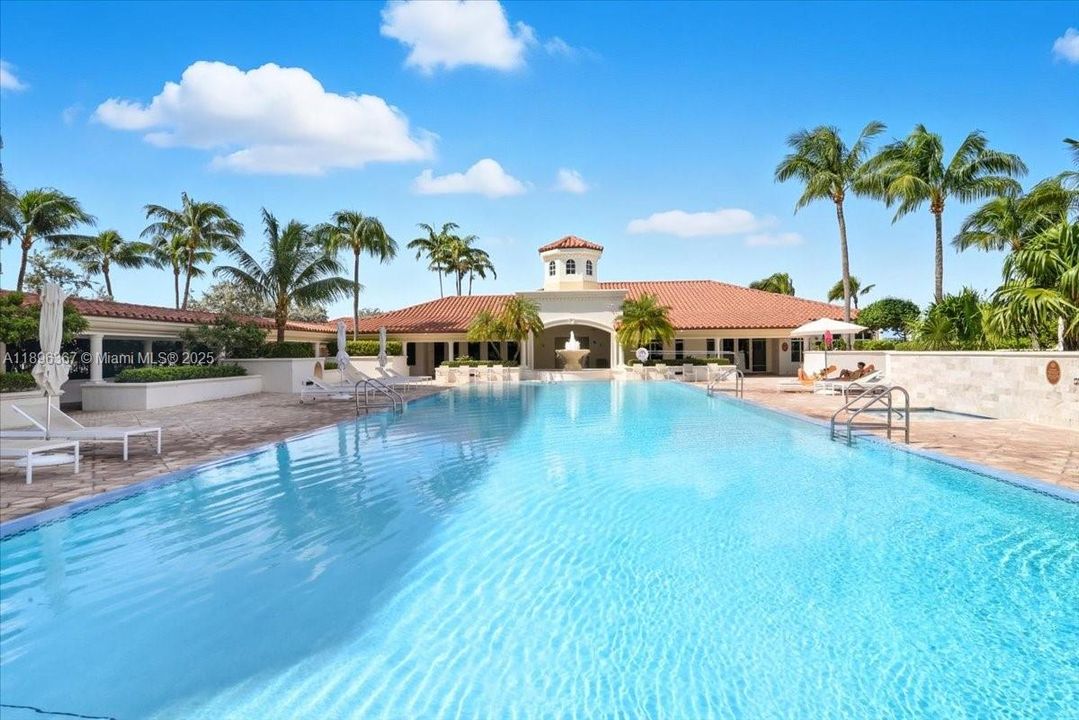 Active With Contract: $5,500 (3 beds, 3 baths, 1688 Square Feet)