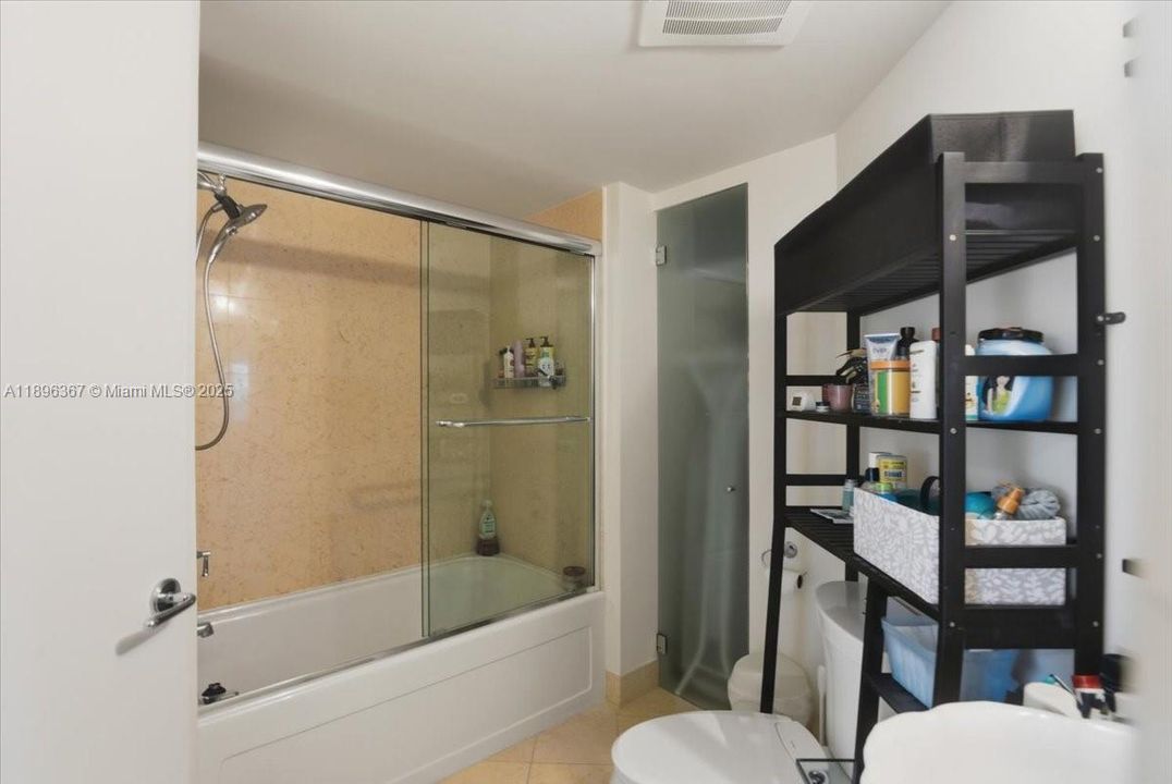 Active With Contract: $5,500 (3 beds, 3 baths, 1688 Square Feet)