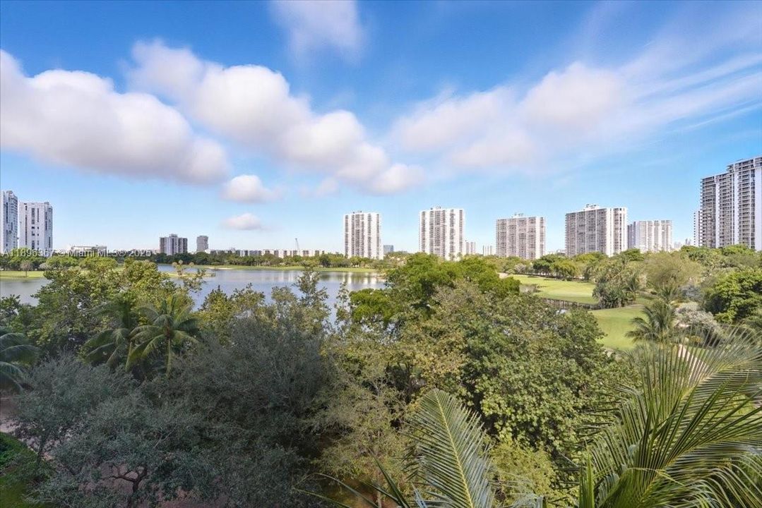 Active With Contract: $5,500 (3 beds, 3 baths, 1688 Square Feet)