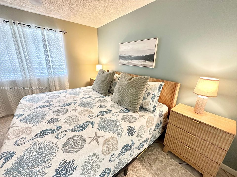 待售: $369,900 (1 贝兹, 1 浴室, 821 平方英尺)