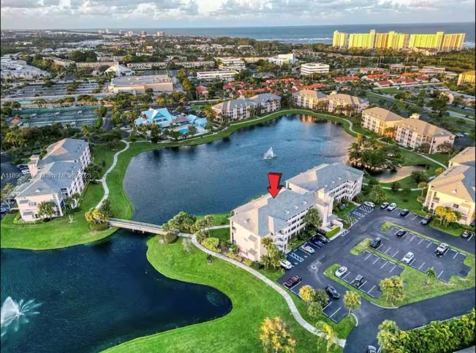 待售: $369,900 (1 贝兹, 1 浴室, 821 平方英尺)