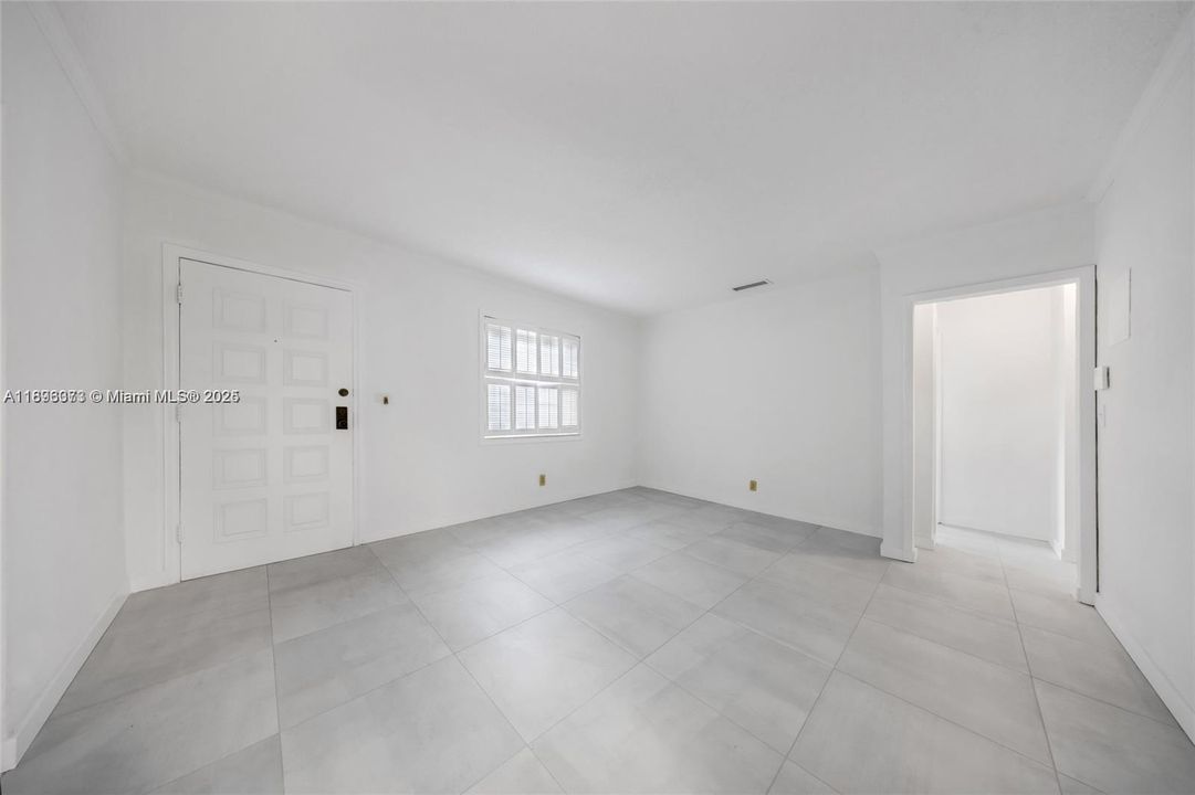 Active With Contract: $4,900 (3 beds, 2 baths, 1780 Square Feet)