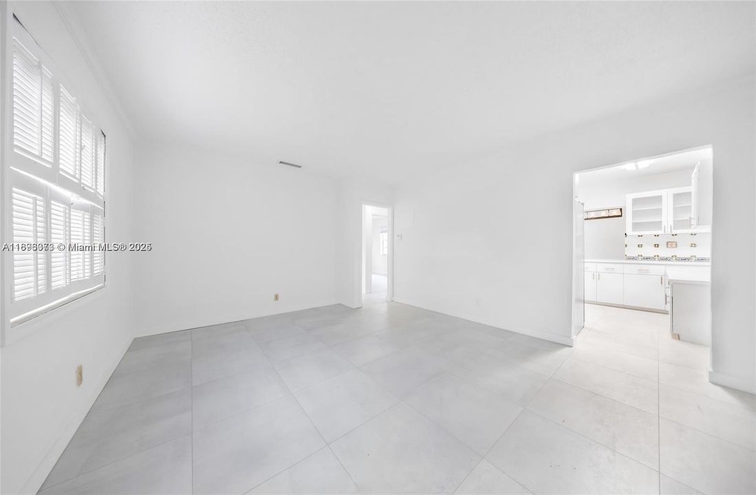 Active With Contract: $4,900 (3 beds, 2 baths, 1780 Square Feet)