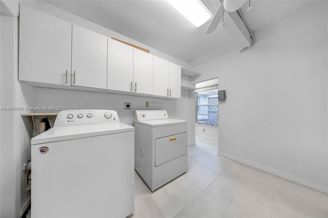 Active With Contract: $4,900 (3 beds, 2 baths, 1780 Square Feet)