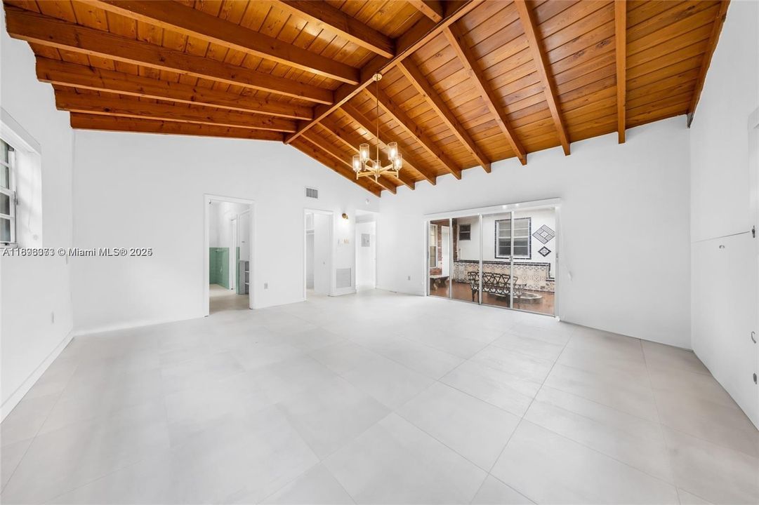 Active With Contract: $4,900 (3 beds, 2 baths, 1780 Square Feet)