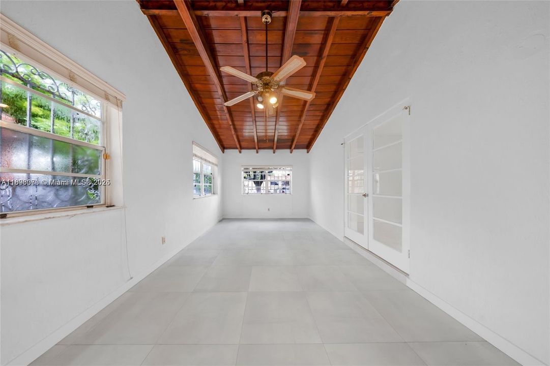 Active With Contract: $4,900 (3 beds, 2 baths, 1780 Square Feet)