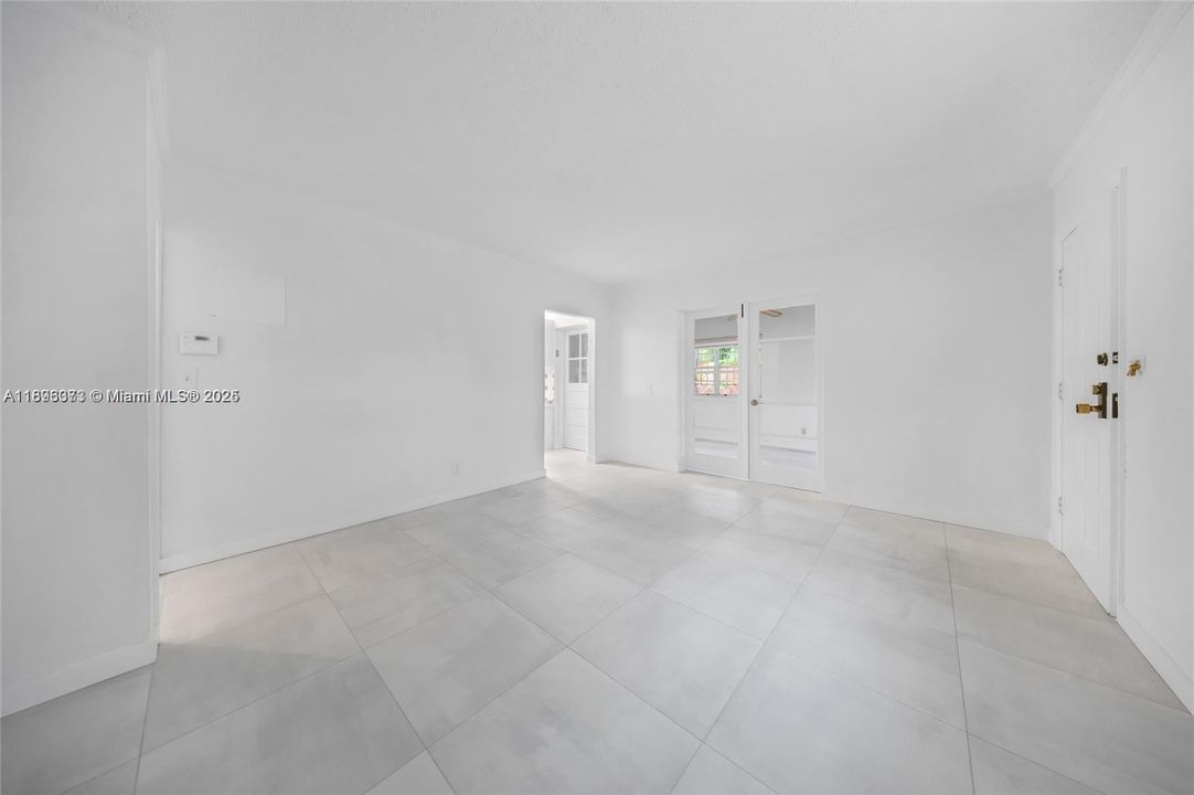 Active With Contract: $4,900 (3 beds, 2 baths, 1780 Square Feet)