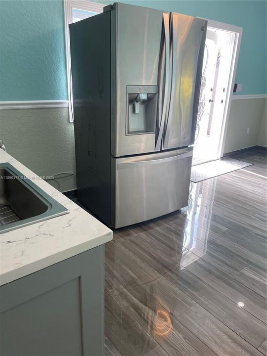 En Renta: $1,500 (0 camas, 1 baños, 1321 Pies cuadrados)