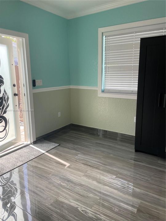 En Renta: $1,500 (0 camas, 1 baños, 1321 Pies cuadrados)