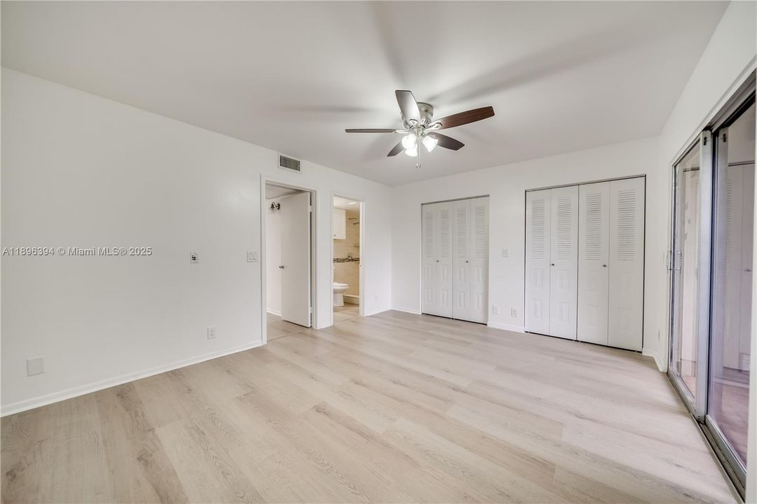 Active With Contract: $1,650 (1 beds, 1 baths, 811 Square Feet)