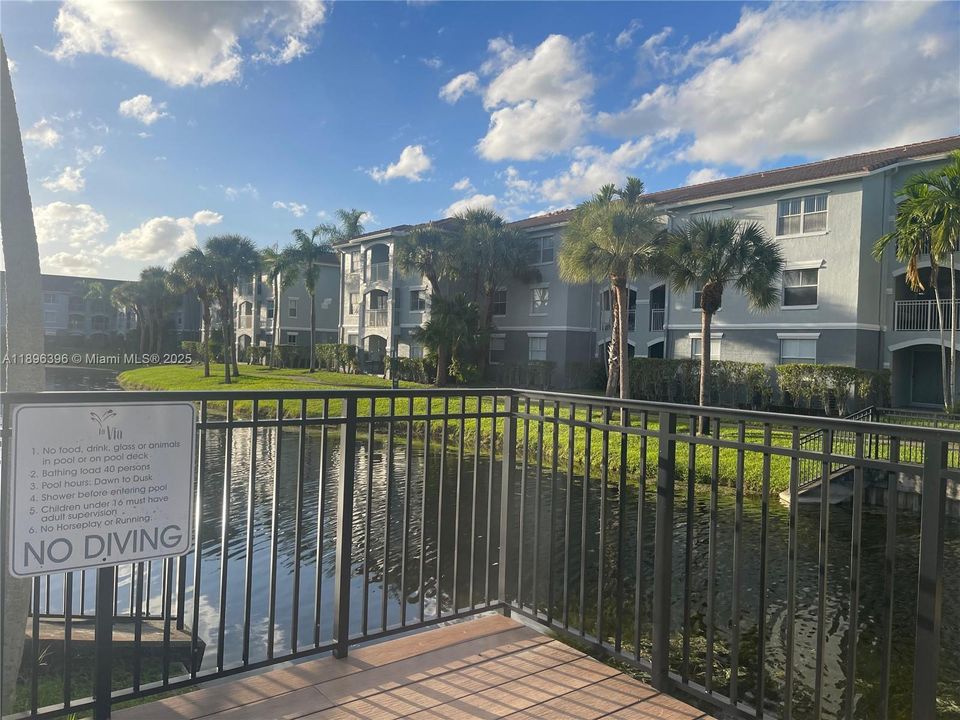 For Rent: $2,300 (2 beds, 2 baths, 1000 Square Feet)