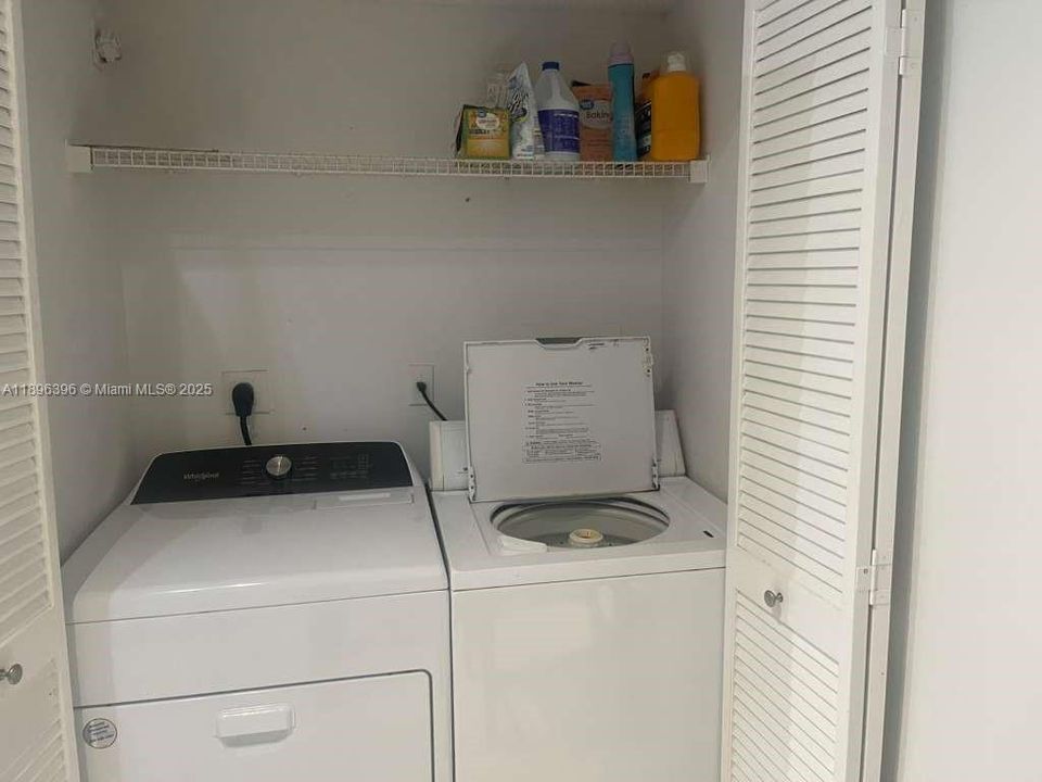 For Rent: $2,300 (2 beds, 2 baths, 1000 Square Feet)