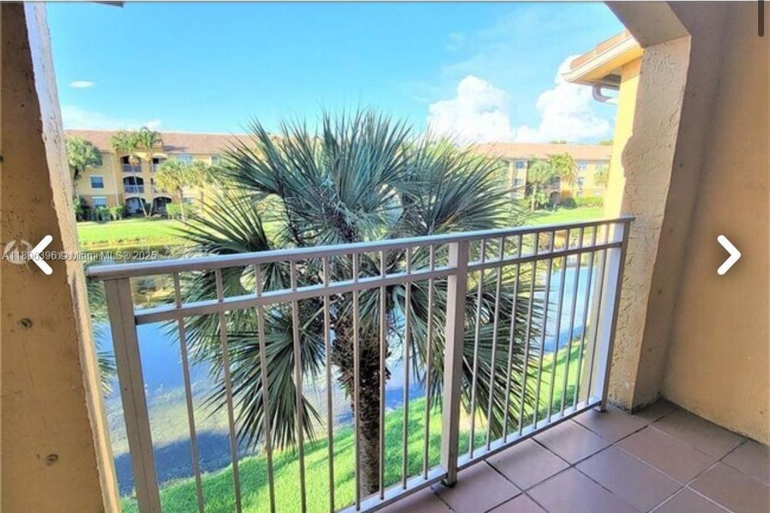 For Rent: $2,300 (2 beds, 2 baths, 1000 Square Feet)