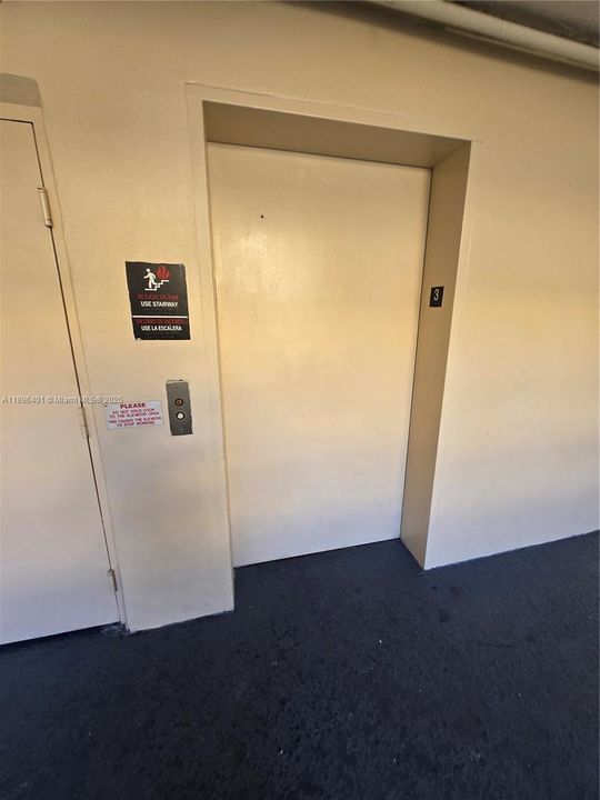 合同活跃: $2,000 (2 贝兹, 2 浴室, 780 平方英尺)