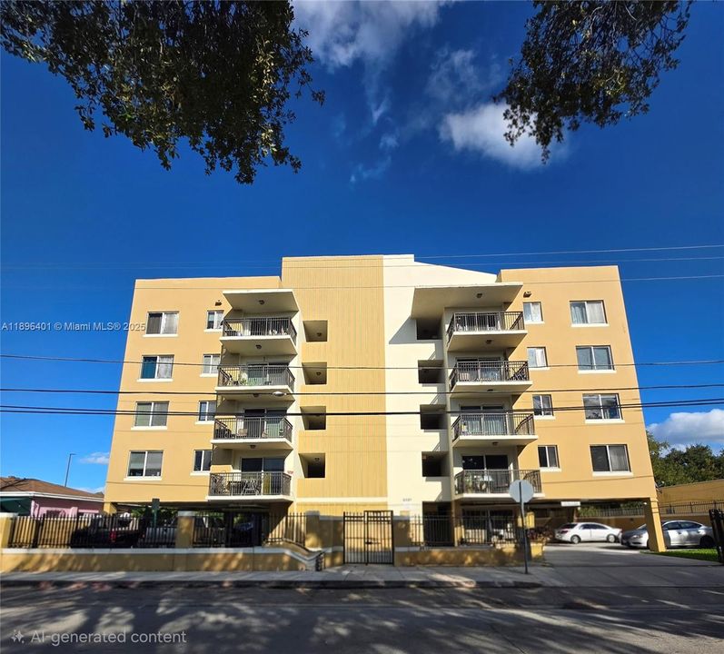 合同活跃: $2,000 (2 贝兹, 2 浴室, 780 平方英尺)