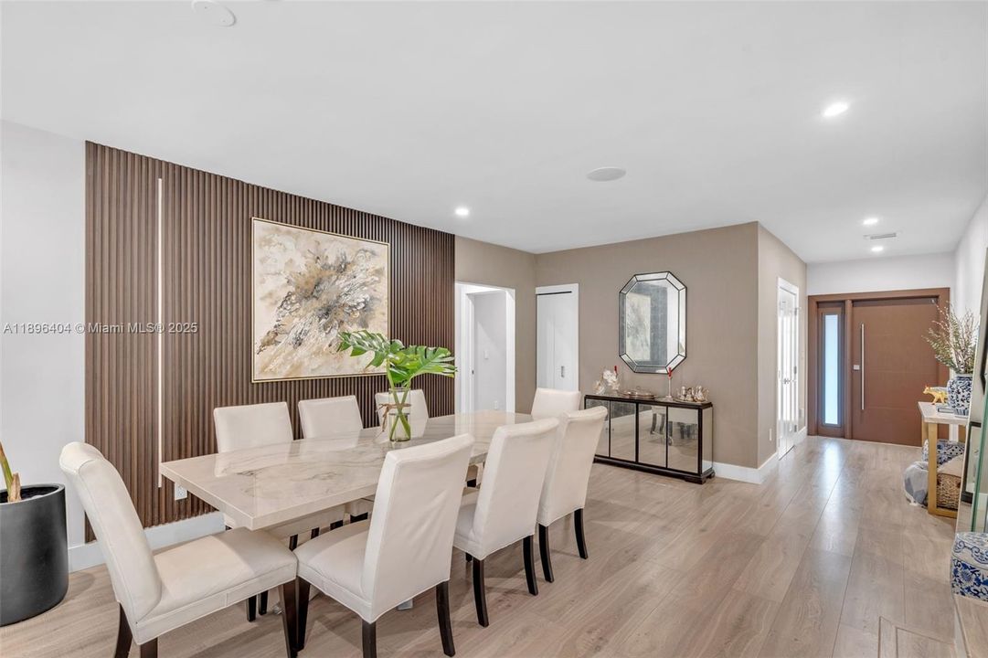 For Sale: $2,395,000 (4 beds, 3 baths, 1761 Square Feet)