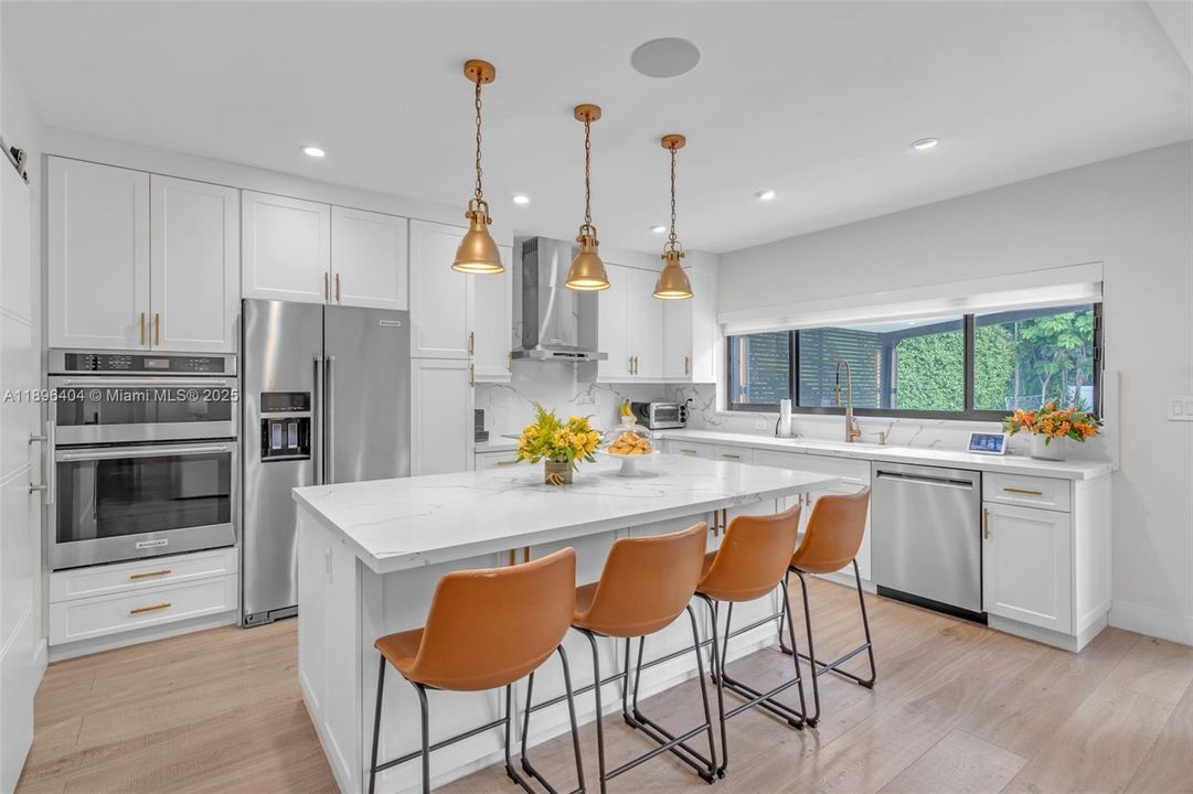 For Sale: $2,395,000 (4 beds, 3 baths, 1761 Square Feet)