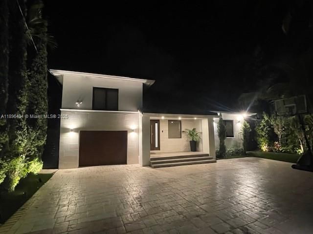 For Sale: $2,395,000 (4 beds, 3 baths, 1761 Square Feet)