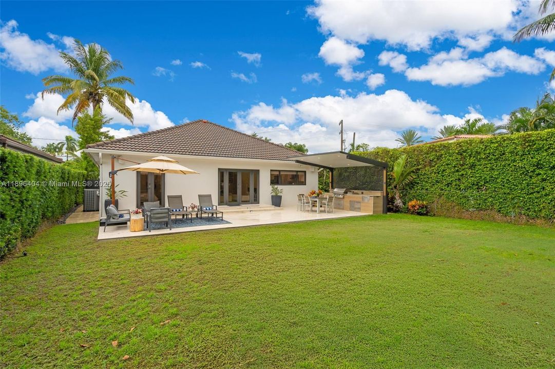 For Sale: $2,395,000 (4 beds, 3 baths, 1761 Square Feet)