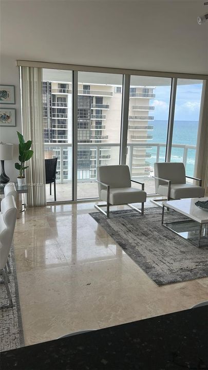 For Sale: $1,540,000 (2 beds, 2 baths, 1322 Square Feet)