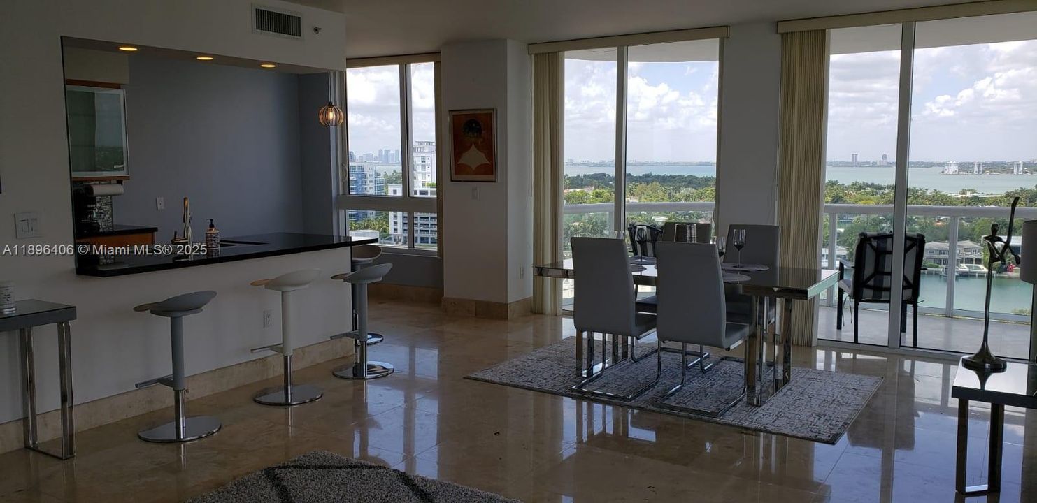 For Sale: $1,540,000 (2 beds, 2 baths, 1322 Square Feet)