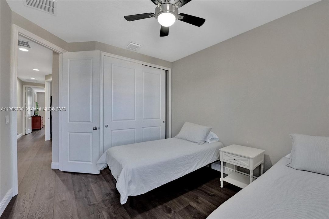 Recently Sold: $625,000 (4 beds, 2 baths, 1839 Square Feet)